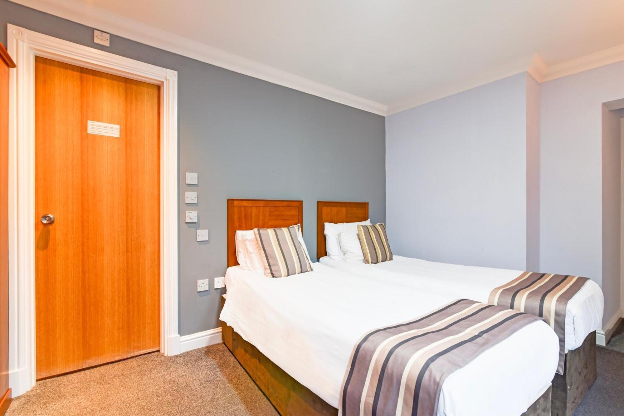 Aston Court Derby City Centre By Belvilla Bagian luar foto