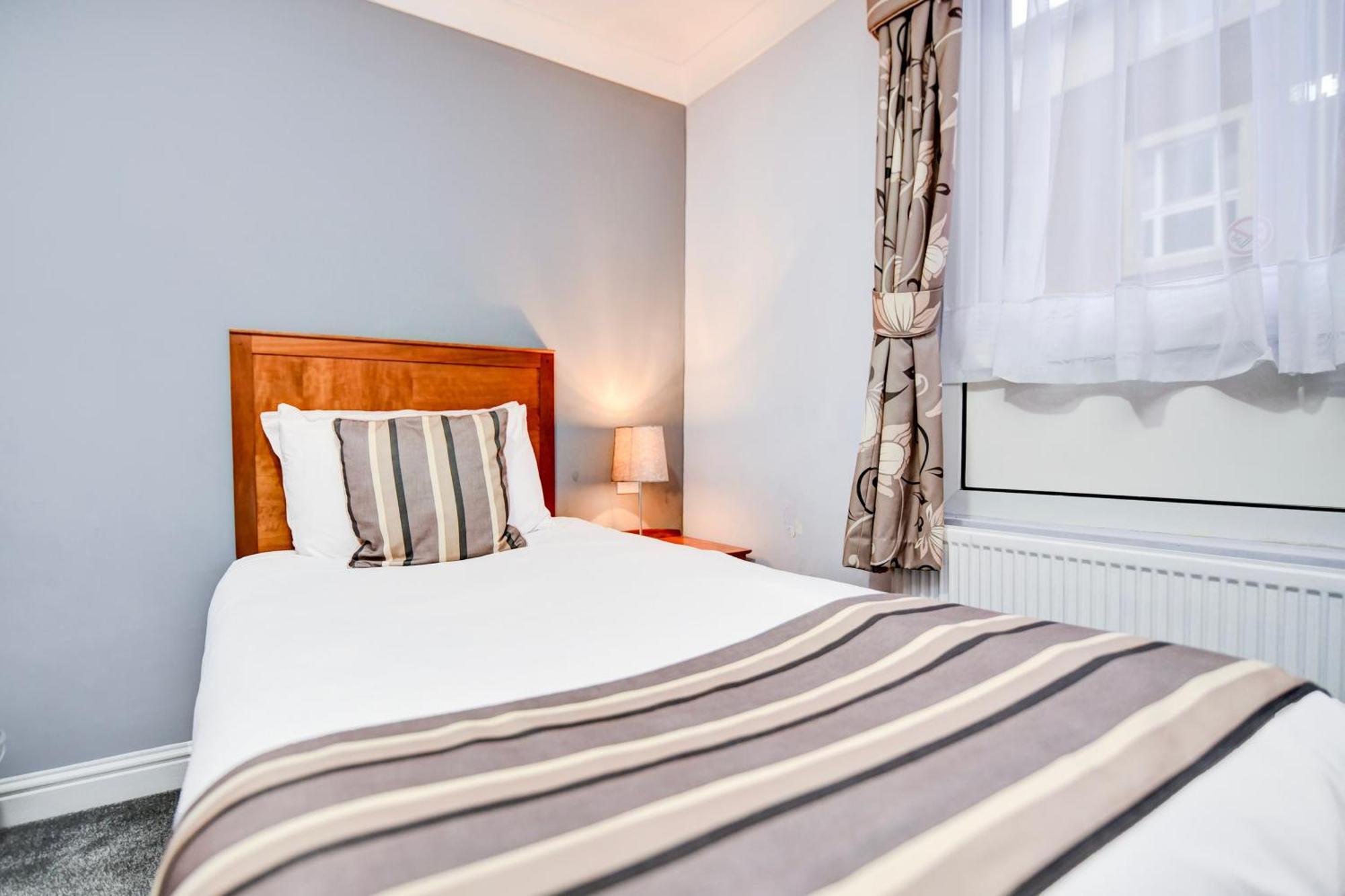 Aston Court Derby City Centre By Belvilla Bagian luar foto