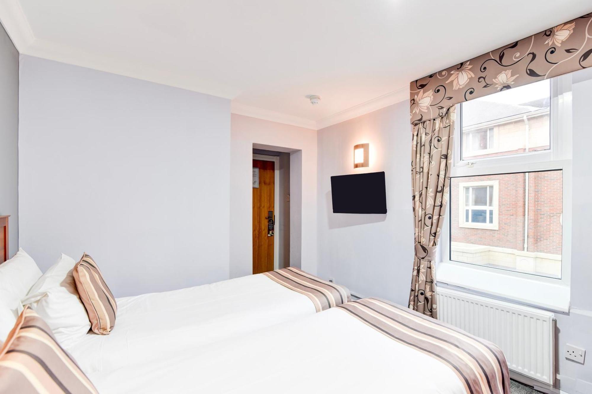 Aston Court Derby City Centre By Belvilla Bagian luar foto